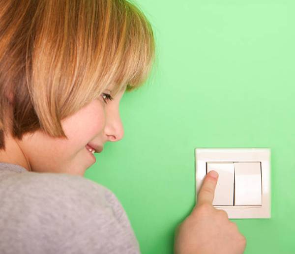 enseñar a los niños ahorrar energía